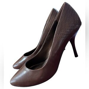 GUESS Ringtone Elegant Brown 2” Heels, Size 7